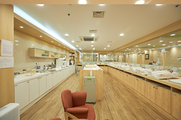 신생아실<br/><span>Newborn baby room</span> 이미지