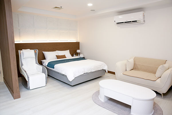 산모실<br/><span>Maternity room</span> 이미지